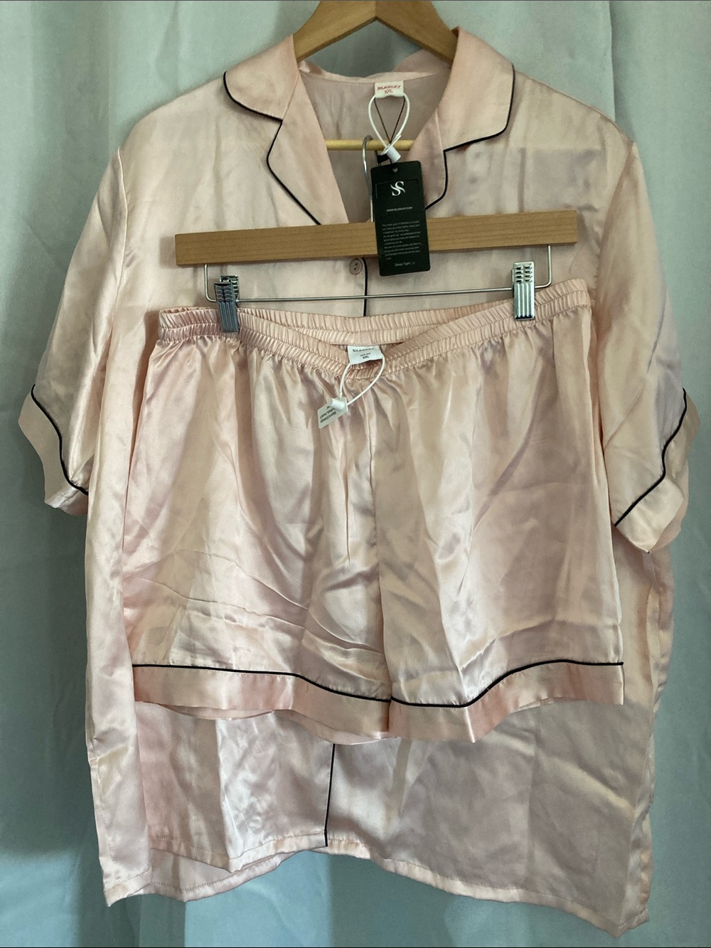 NWT 100% mulberry silk women’s pajama set from SilkSilky